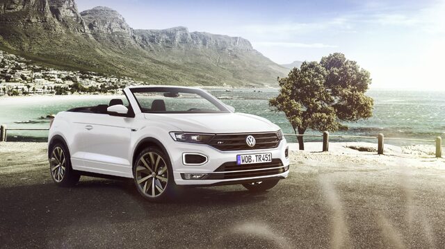 2020 Volkswagen T-Roc Cabriolet 001.jpg