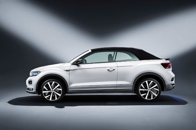 2020 Volkswagen T-Roc Cabriolet 018.jpg