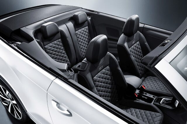 2020 Volkswagen T-Roc Cabriolet 021.jpg