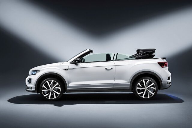 2020 Volkswagen T-Roc Cabriolet 013.jpg