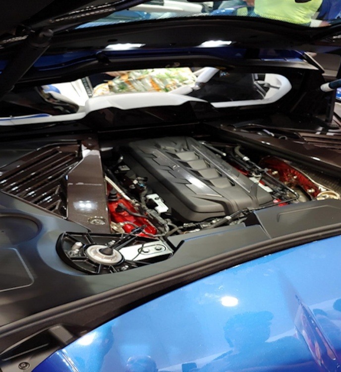 C8 rear hatch_engine.jpg