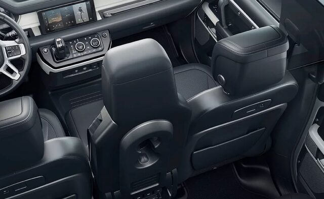 2020 Land Rover Defender 007.jpg