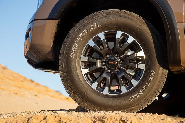 2020 Nissan TITAN PRO-4X-23.jpg