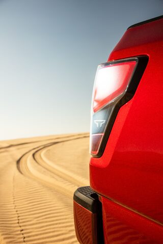 2020 Nissan TITAN SL-8.jpg