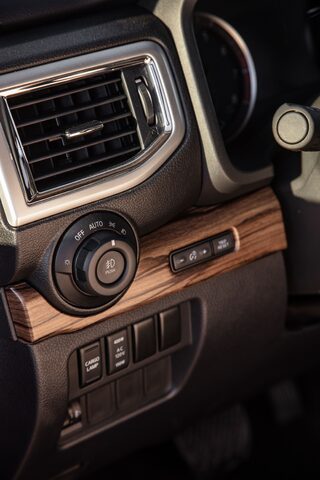 2020 Nissan TITAN SL-28.jpg