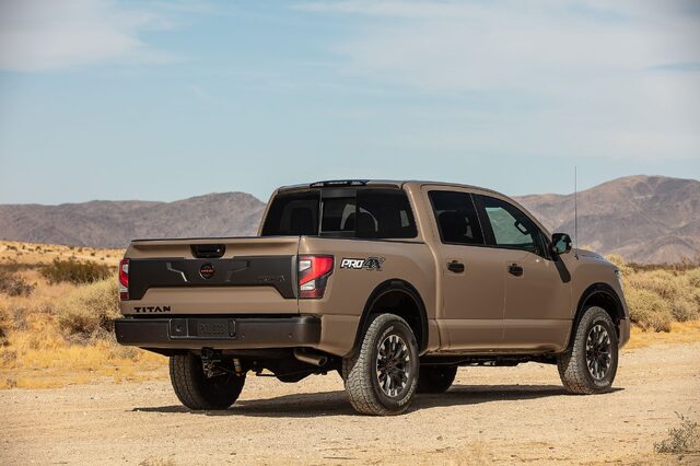 2020 Nissan TITAN PRO-4X-14.jpg