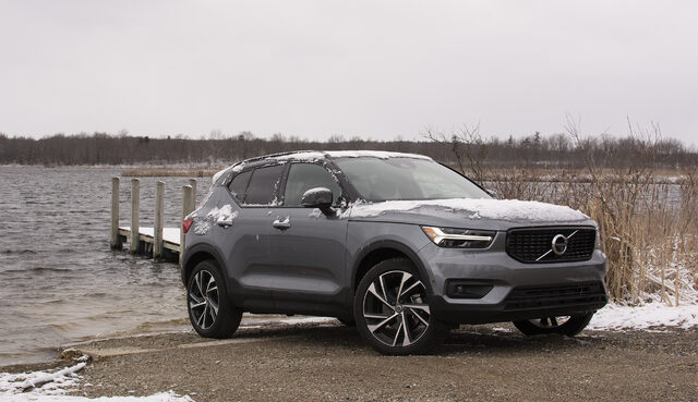 2019 Volvo XC40 R-Design front three-quarter view by lake