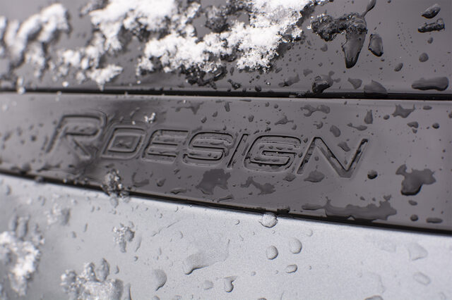2019 Volvo XC40 R-Design badge detail