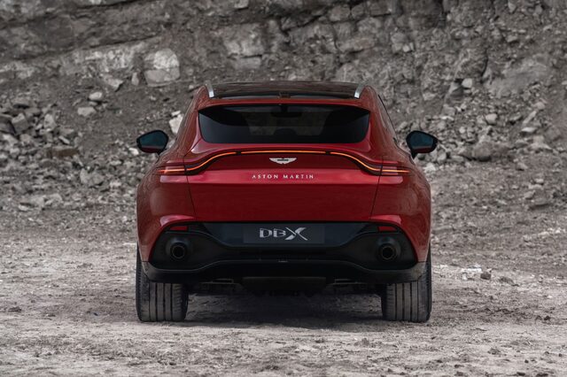 Aston Martin DBX_07.jpg