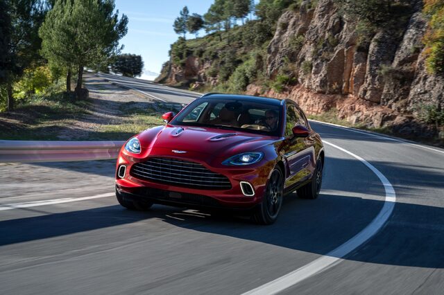 Aston Martin DBX_23.jpg