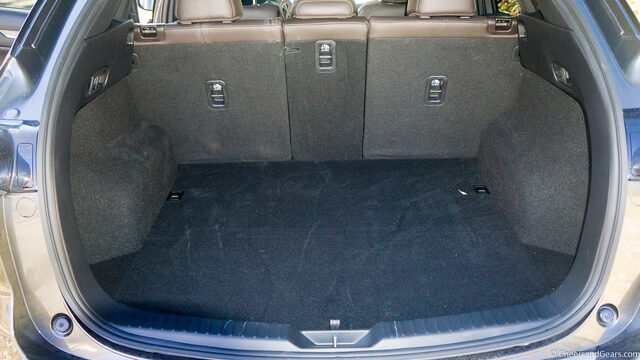 2019 Mazda CX-5 Signature — Cargo Floor and Rear Seat Fold Latches