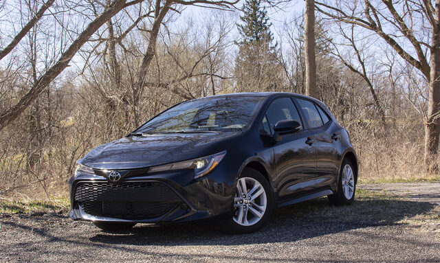 2019 Toyota Corolla Hatchback SE — Front 3/4 View, Black Sand Pearl