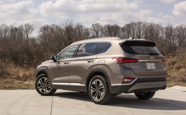 2019 Hyundai Santa Fe Ultimate rear three-quarter view