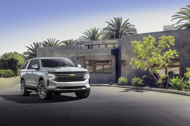 2021-Chevrolet-Suburban-005.jpg