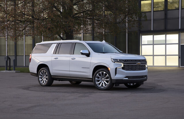 2021-Chevrolet-Suburban-008.jpg