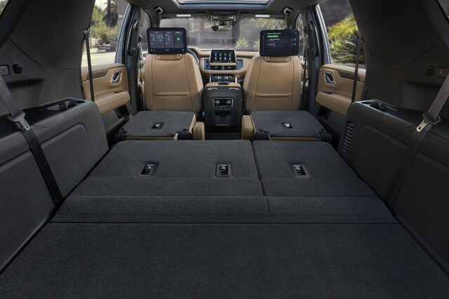 2021-Chevrolet-Suburban-019.jpg