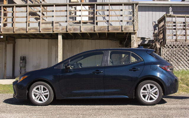 2019 Toyota Corolla Hatchback SE — Side Profile View, Black Sand Pearl