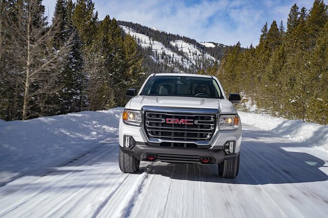 2021-GMC-Canyon-AT4-013.jpg