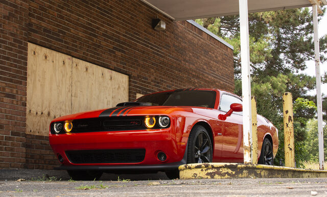 2019 Dodge Challenger R/T Shaker front wheel and Pirelli tire close-up