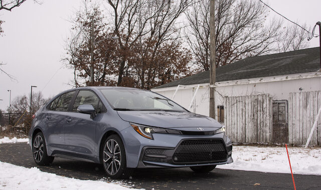 2020 Toyota Corolla XSE front three-quarter view