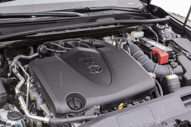 2020 Toyota Camry XLE V6 3.5-liter V6 engine bay