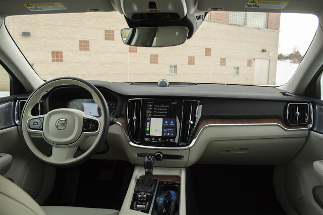 2020 Volvo V60 Cross Country, interior dashboard with Sensus touchscreen