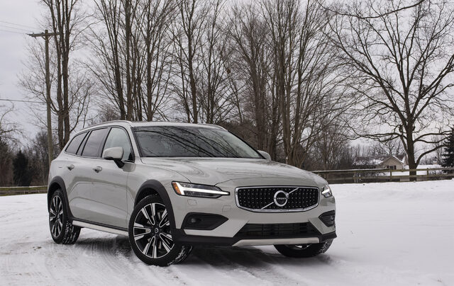 2020 Volvo V60 Cross Country, front three-quarter view in winter setting