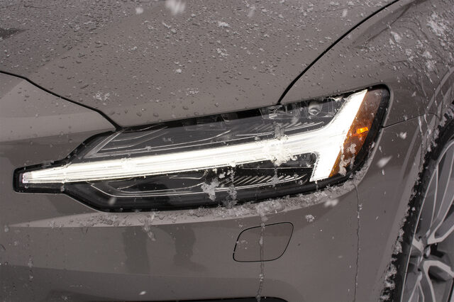 2020 Volvo S60 Momentum 4.jpg