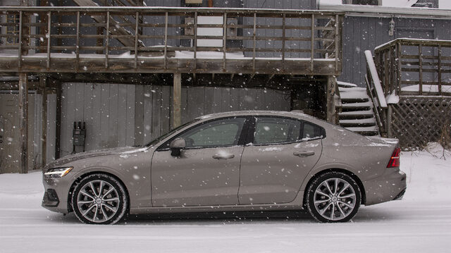2020 Volvo S60 Momentum 2.jpg