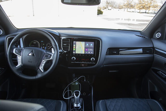 2020 Mitsubishi Outlander PHEV GT Interior Dashboard