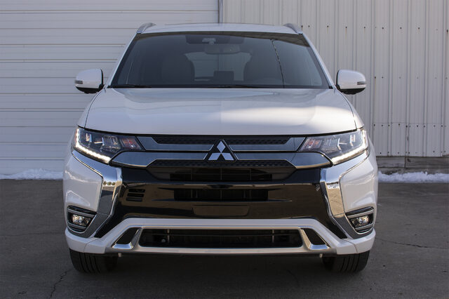 2020 Mitsubishi Outlander PHEV GT Front View