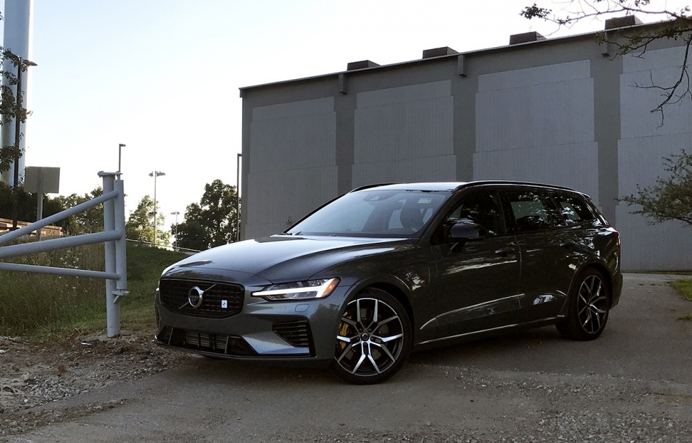 2020 Volvo V60 Polestar 2.jpg