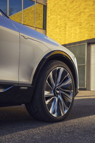Cadillac-LYRIQ-013.jpg