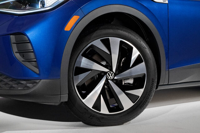 2021 Volkswagen ID.4 aerodynamic alloy wheel and wheel arch detail