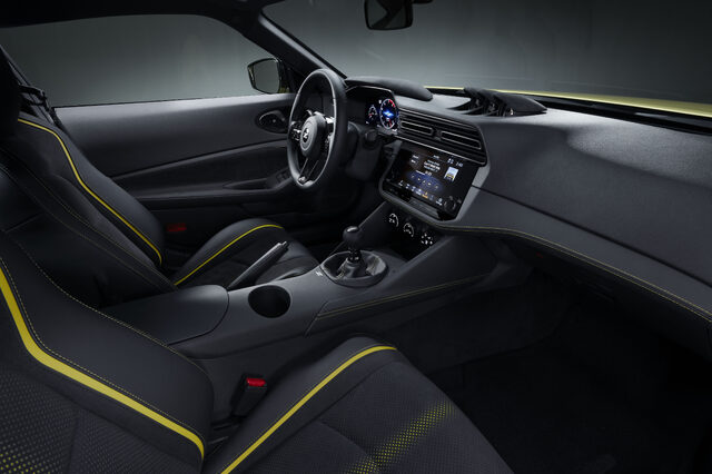 Nissan_Z_Proto_Interior_over view 01.jpg