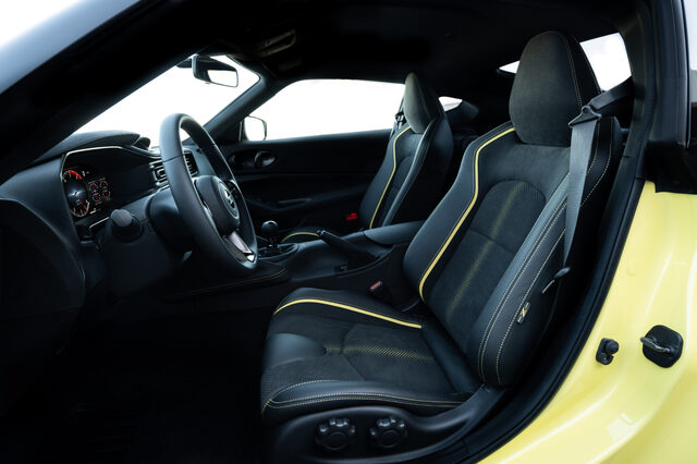 Nissan_Z_Proto_Interior_4.jpg