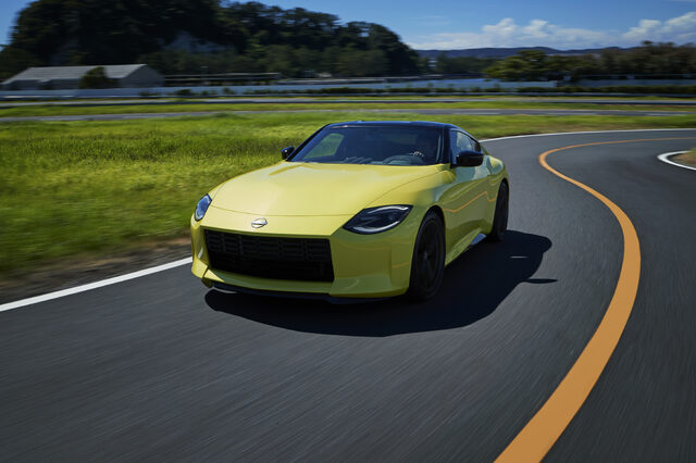 Nissan_Z_Proto_dynamic_exterior_11.jpg