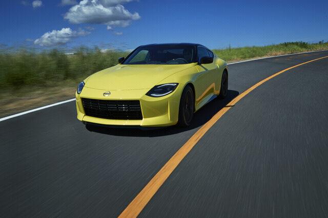 Nissan_Z_Proto_dynamic_exterior_12.jpg