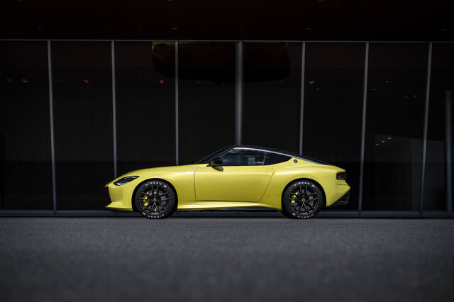 Nissan_Z_Proto_exterior_Side_2.jpg