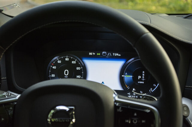 2020 Volvo V60 T8 Polestar Engineered, Digital Instrument Cluster in Hybrid Mode
