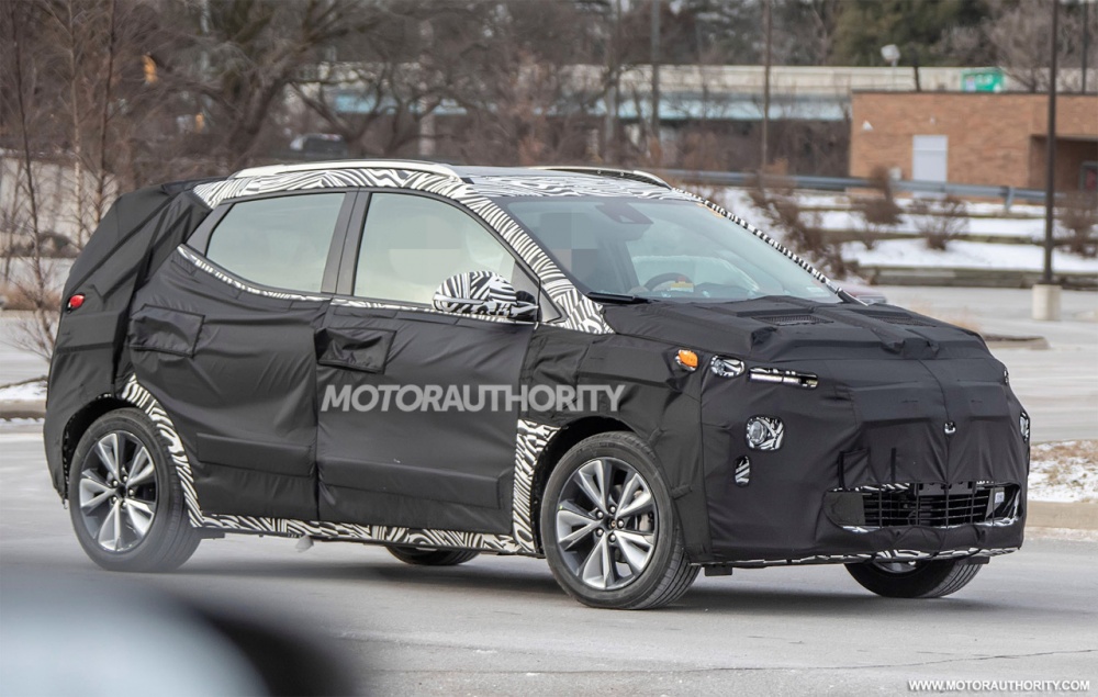 2022-chevrolet-bolt-euv-spy-shots--photo-credits-baldauf-sb-medien_100753806_h.jpg