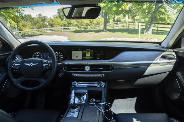 2020 Genesis G90 5.0 Ultimate interior dashboard