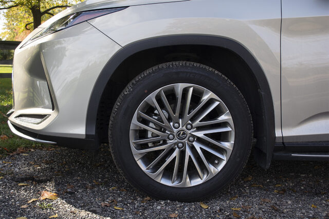2020 Lexus RX 350L Luxury front wheel detail