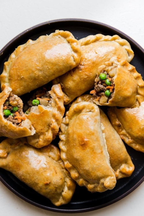 Beef-Empanadas-15.thumb.jpg.14a32a9435812a82bea4ccaa97070c97.jpg