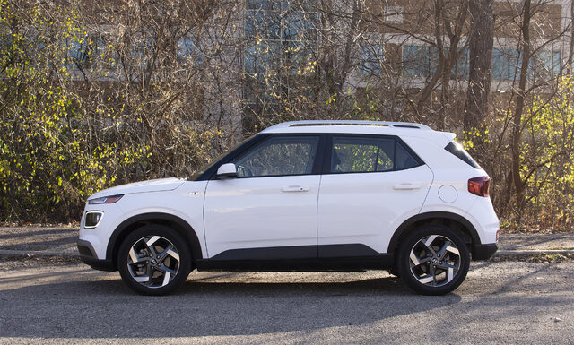 2020 Hyundai Venue SEL driver side profile