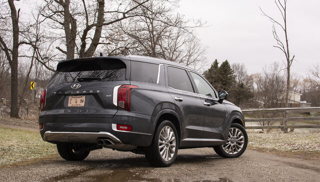 2020 Hyundai Palisade Limited AWD rear three-quarter view