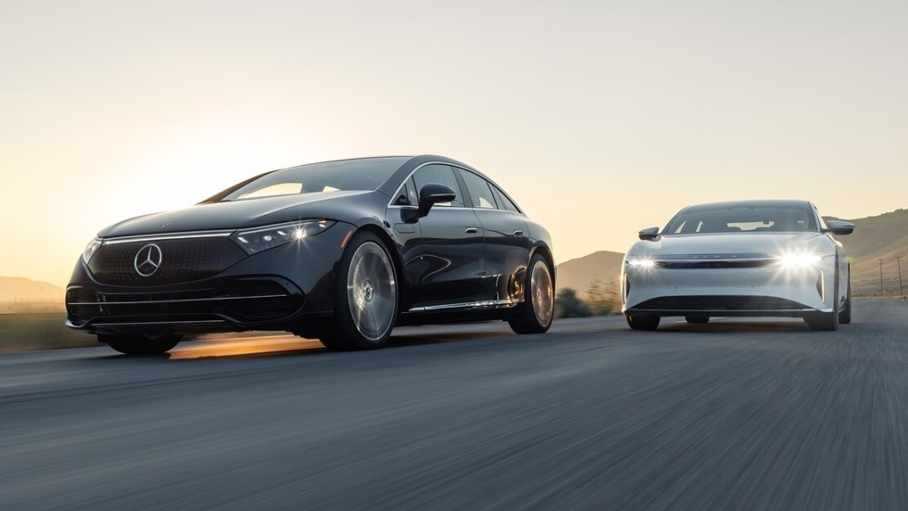 2022-Lucid-Air-Grand-Touring-vs-2022-Mercedes-EQ-EQS-580-4Matic-1.thumb.jpg.93d742bd587eafdd7d7d93f01d5775cf.jpg