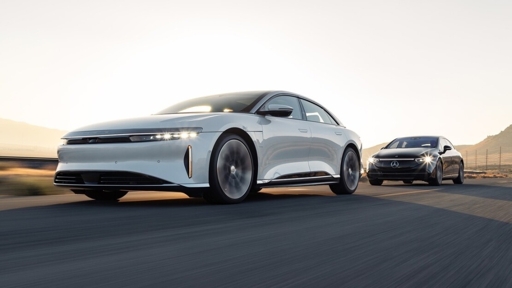2022-Lucid-Air-Grand-Touring-vs-2022-Mercedes-EQ-EQS-580-4Matic-9.thumb.jpg.37efa6000ae19cba4641862b5fda762b.jpg