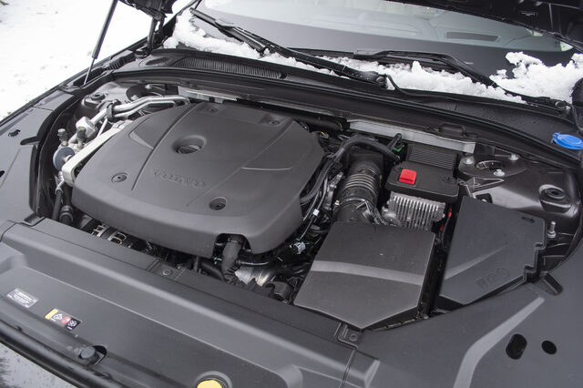 2021 Volvo V90 T6 Inscription Engine Bay
