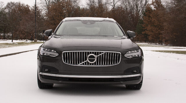 2021 Volvo V90 T6 Inscription Exterior Front Dark Grey